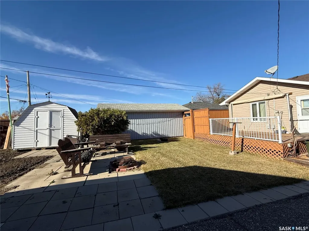 326 3rd Avenue SW Eston SK S0L 1A0