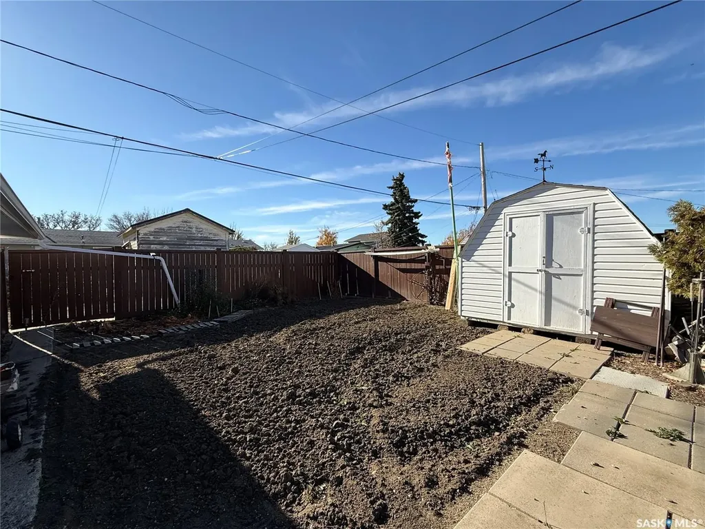 326 3rd Avenue SW Eston SK S0L 1A0