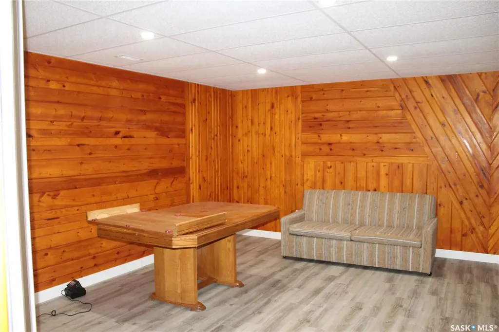 406 3rd Street E Wilkie SK S0K 4W0