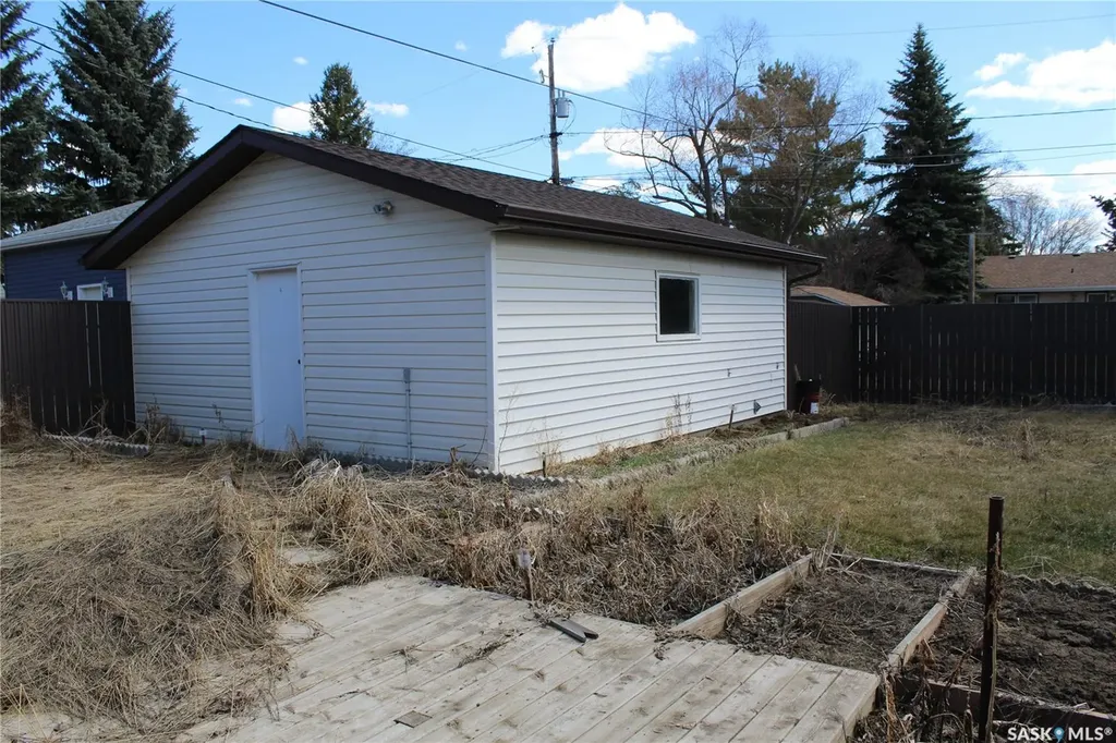 406 3rd Street E Wilkie SK S0K 4W0
