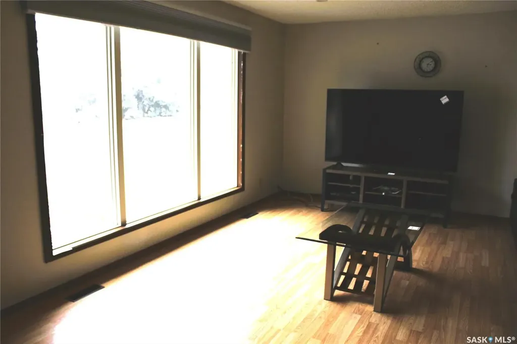 406 3rd Street E Wilkie SK S0K 4W0