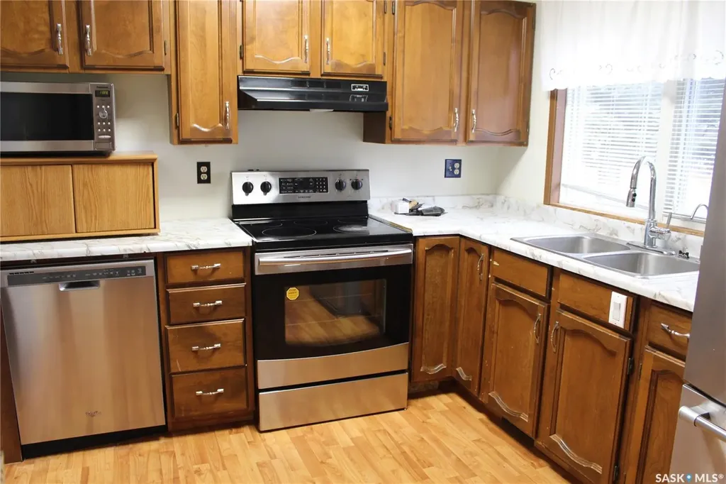 406 3rd Street E Wilkie SK S0K 4W0