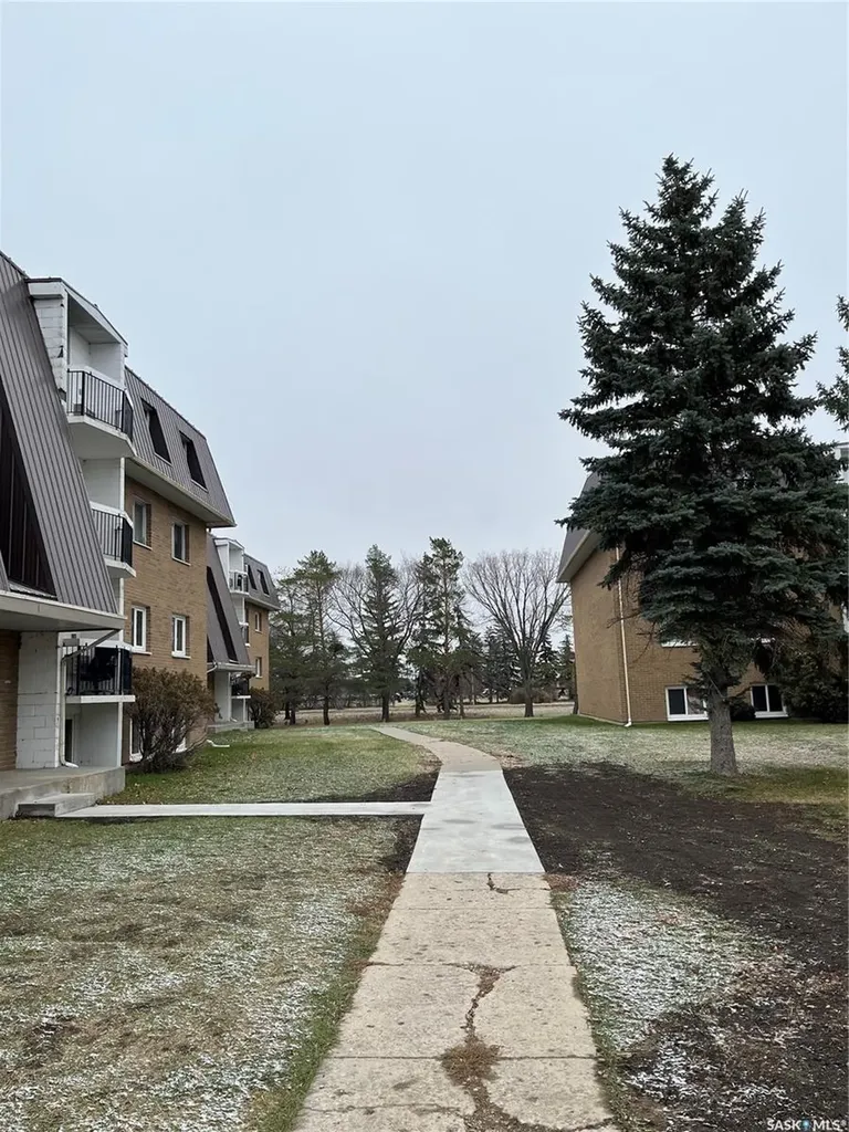 27 Centennial Street Regina SK S4S 6P8