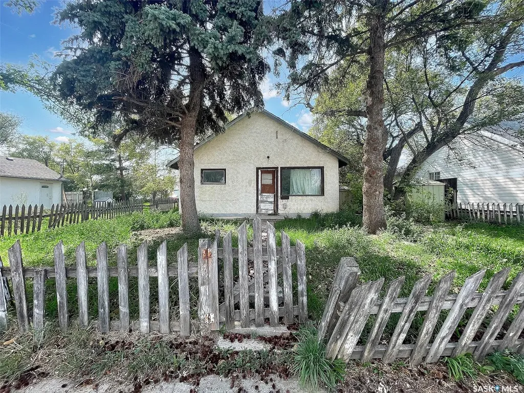 34 14th Avenue SE Swift Current SK S9H 3S2