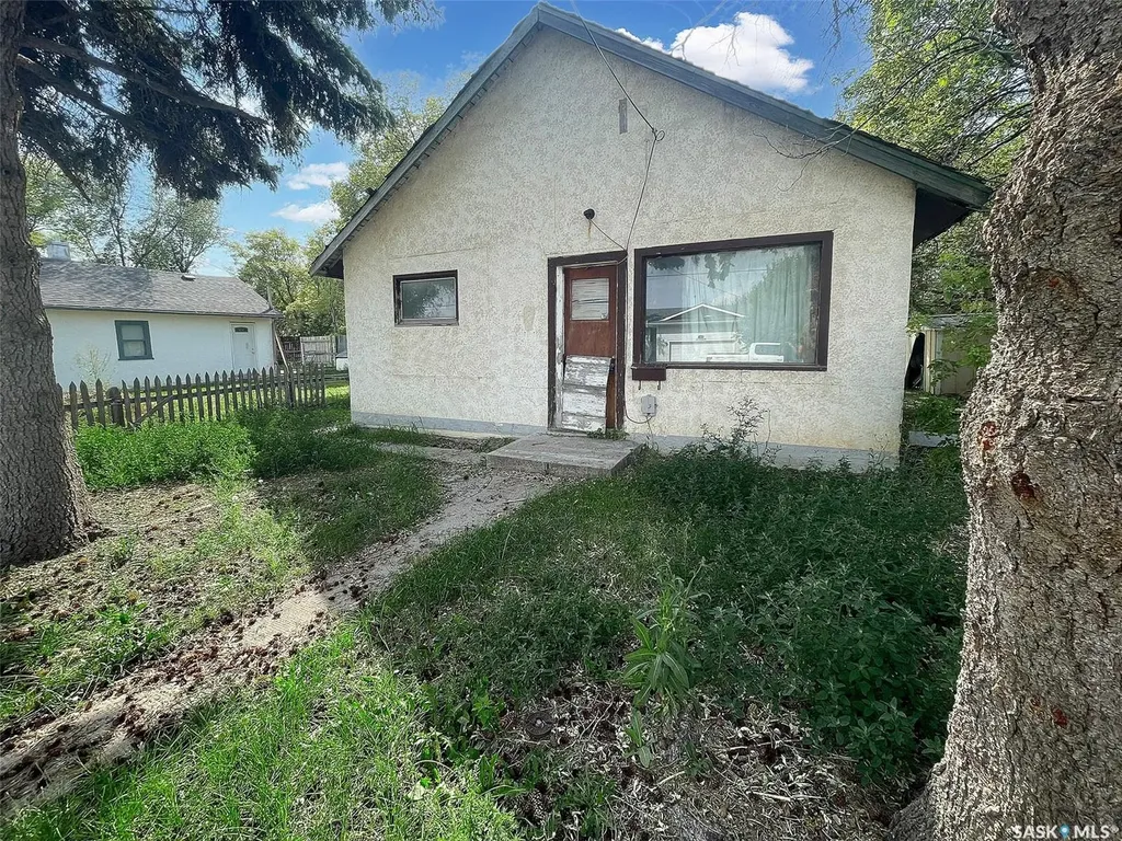 34 14th Avenue SE Swift Current SK S9H 3S2