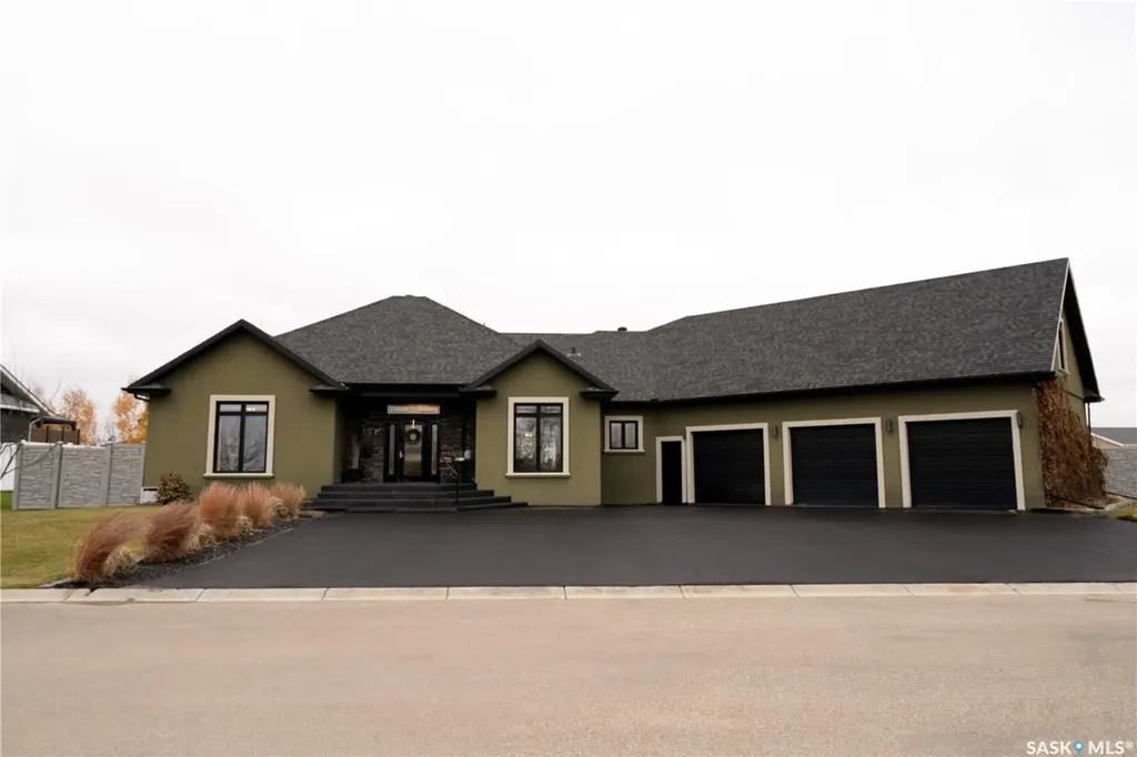 15 Broadway Street S Redvers SK S0C 2H0