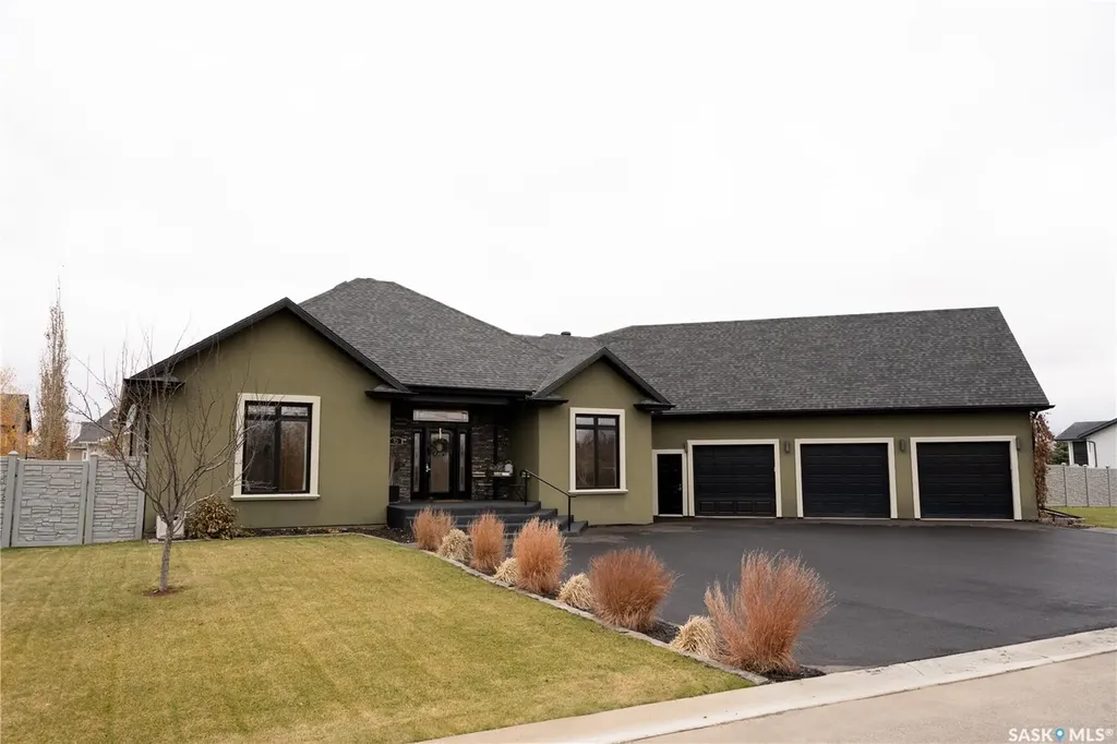 15 Broadway Street S Redvers SK S0C 2H0