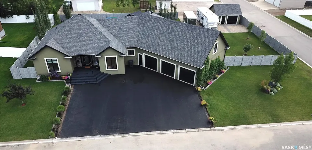 15 Broadway Street S Redvers SK S0C 2H0