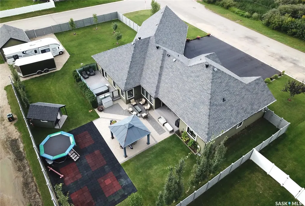 15 Broadway Street S Redvers SK S0C 2H0