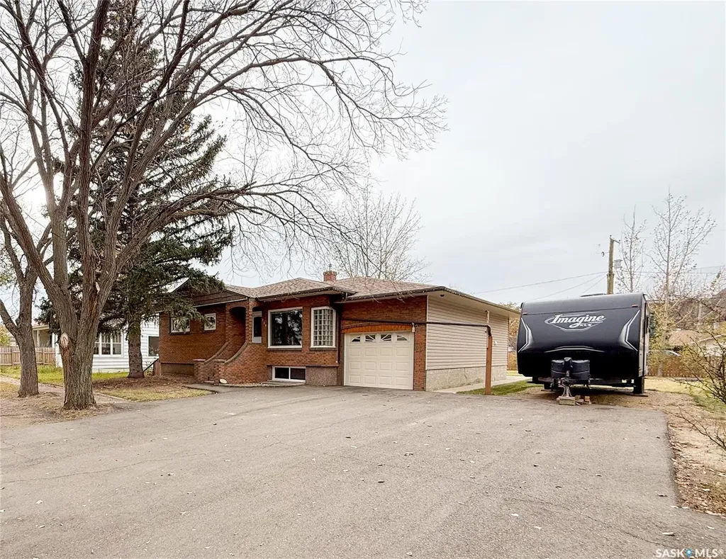220 1st Street W Ponteix SK S0N 1Z0