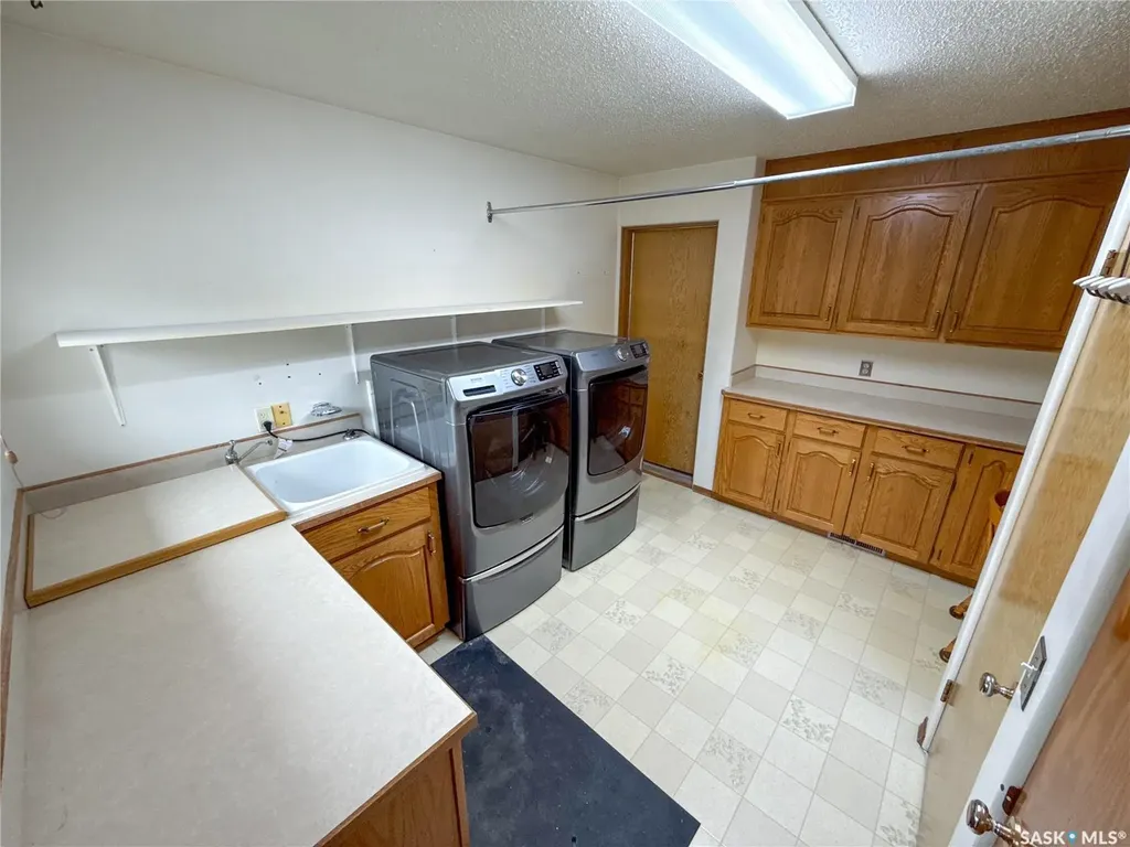 220 1st Street W Ponteix SK S0N 1Z0