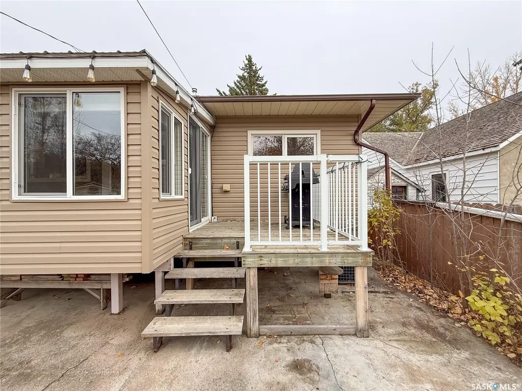 220 1st Street W Ponteix SK S0N 1Z0