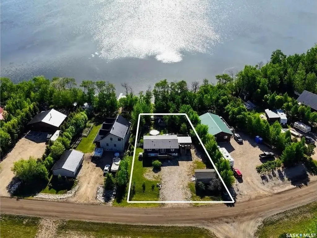 38 Lucien Lakeshore Drive Three Lakes Rm No. 400 SK S0K 2X0