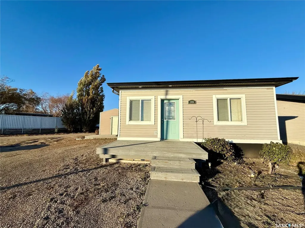 106 7th Street W Kindersley SK S0L 1S0