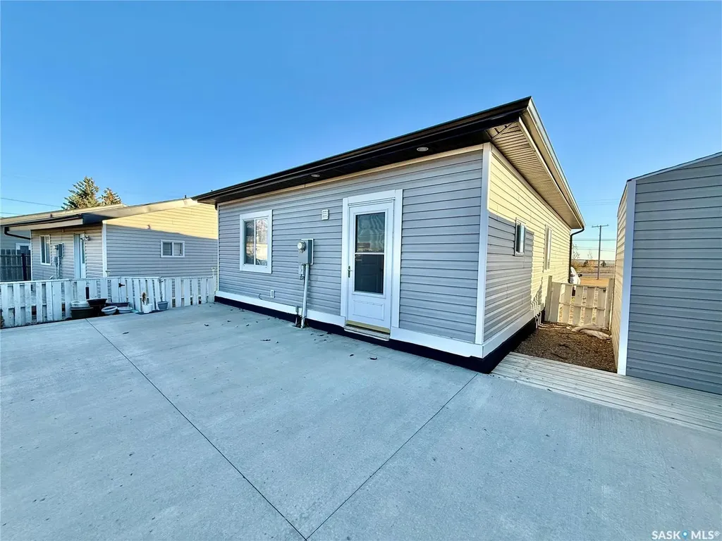 106 7th Street W Kindersley SK S0L 1S0