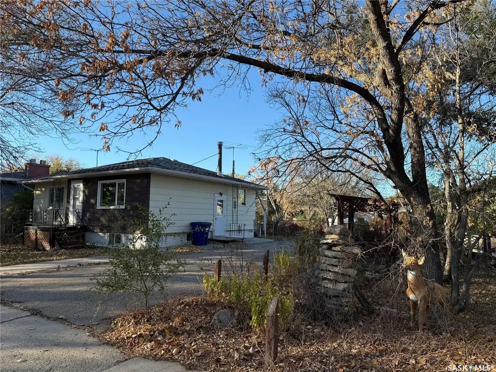 211 Little Flower Avenue Rosetown SK S0L 2V0
