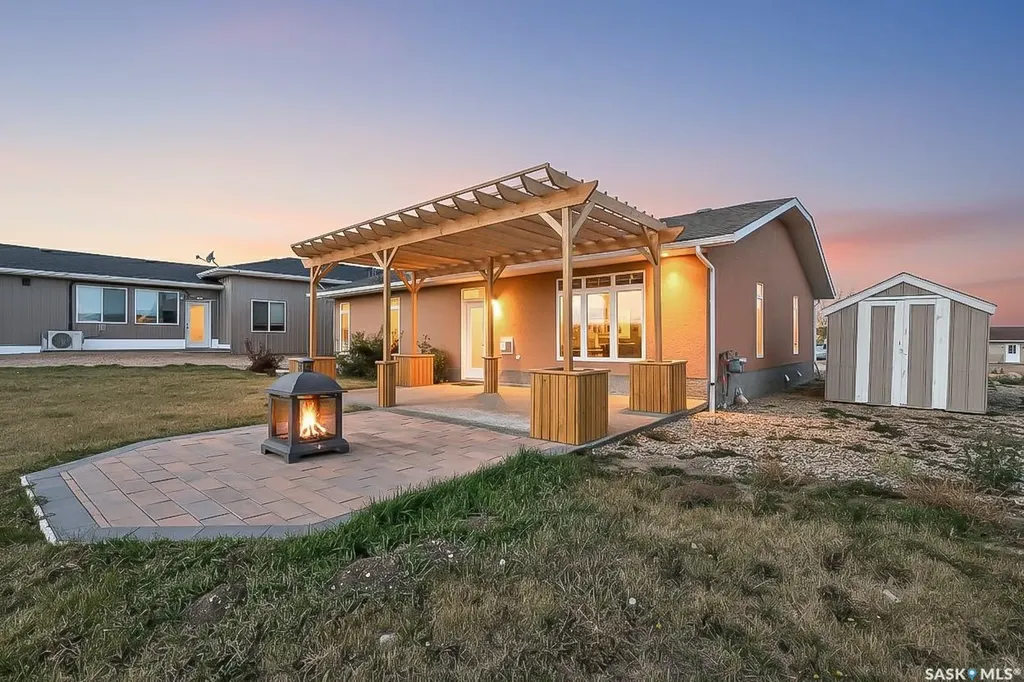 8 Sunrise Boulevard Craik Rm No. 222 SK S0G 0V0