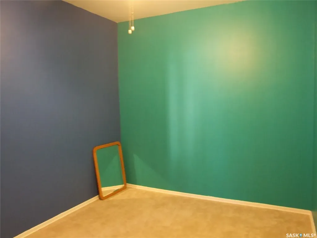 206 1st Street W Leader SK S0N 1H0