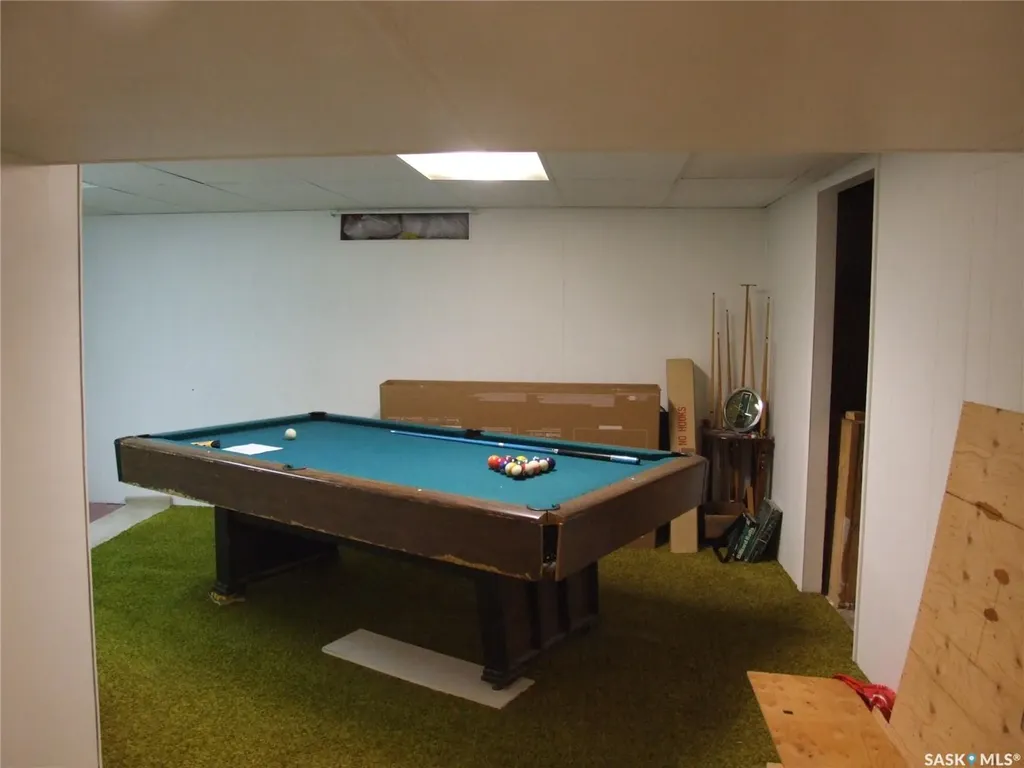 206 1st Street W Leader SK S0N 1H0