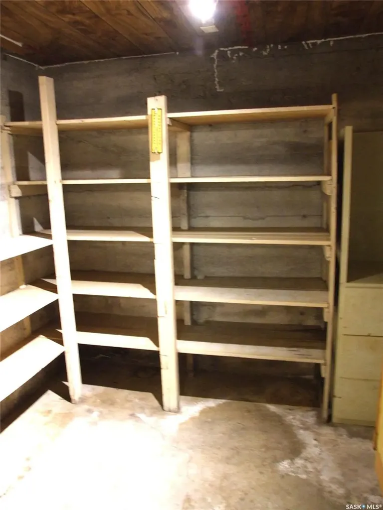 206 1st Street W Leader SK S0N 1H0