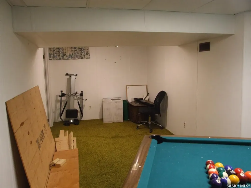 206 1st Street W Leader SK S0N 1H0