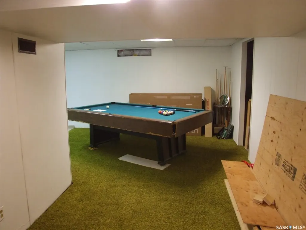 206 1st Street W Leader SK S0N 1H0