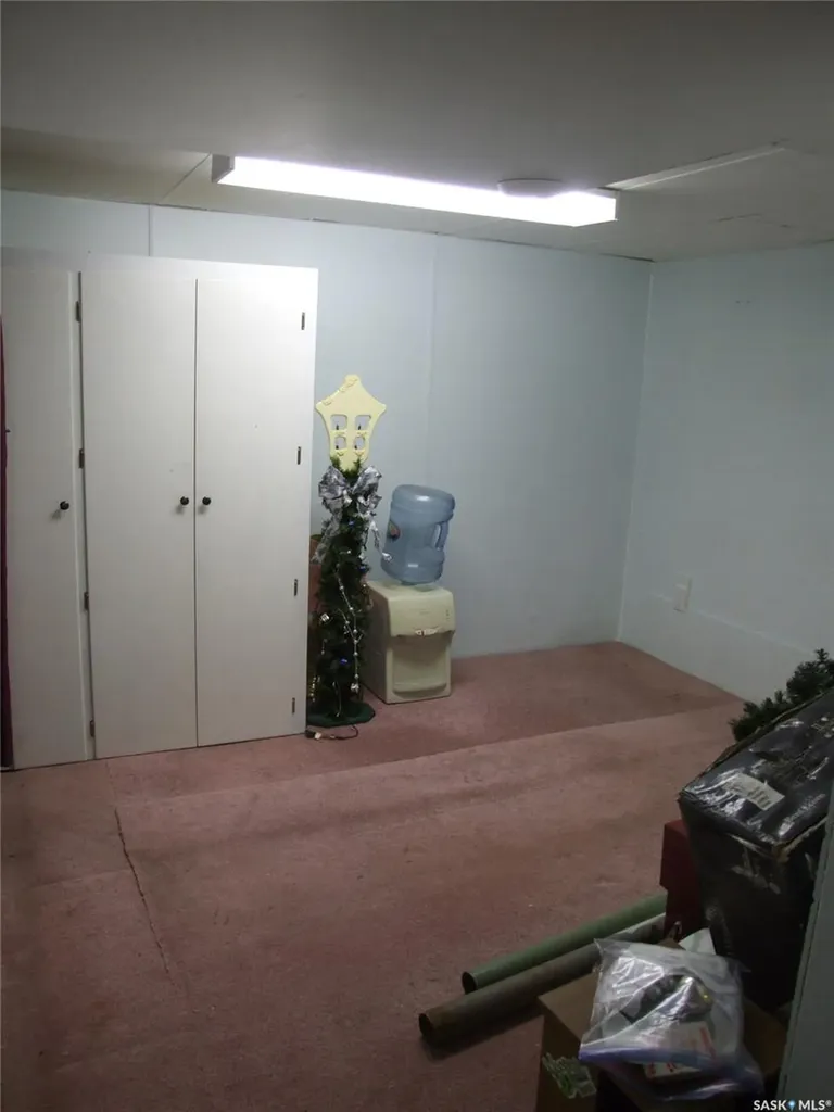 206 1st Street W Leader SK S0N 1H0