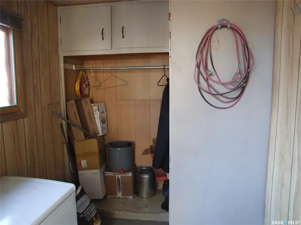 206 1st Street W Leader SK S0N 1H0