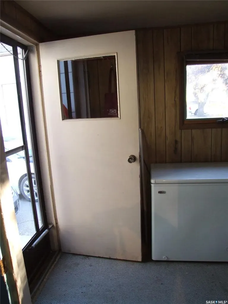 206 1st Street W Leader SK S0N 1H0