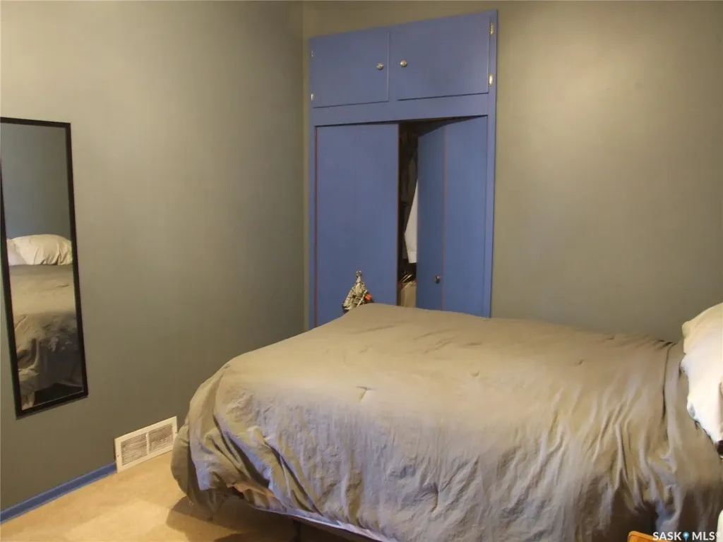 206 1st Street W Leader SK S0N 1H0