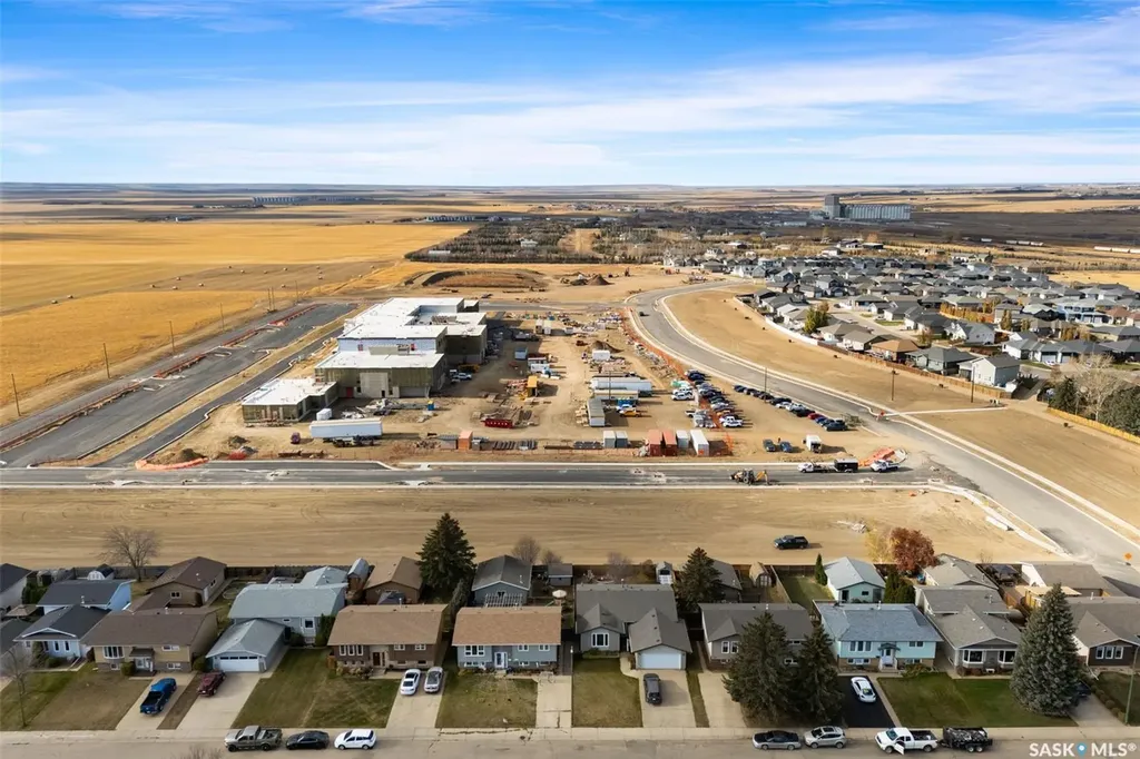 136 Wellington Drive Moose Jaw SK S6K 1C5