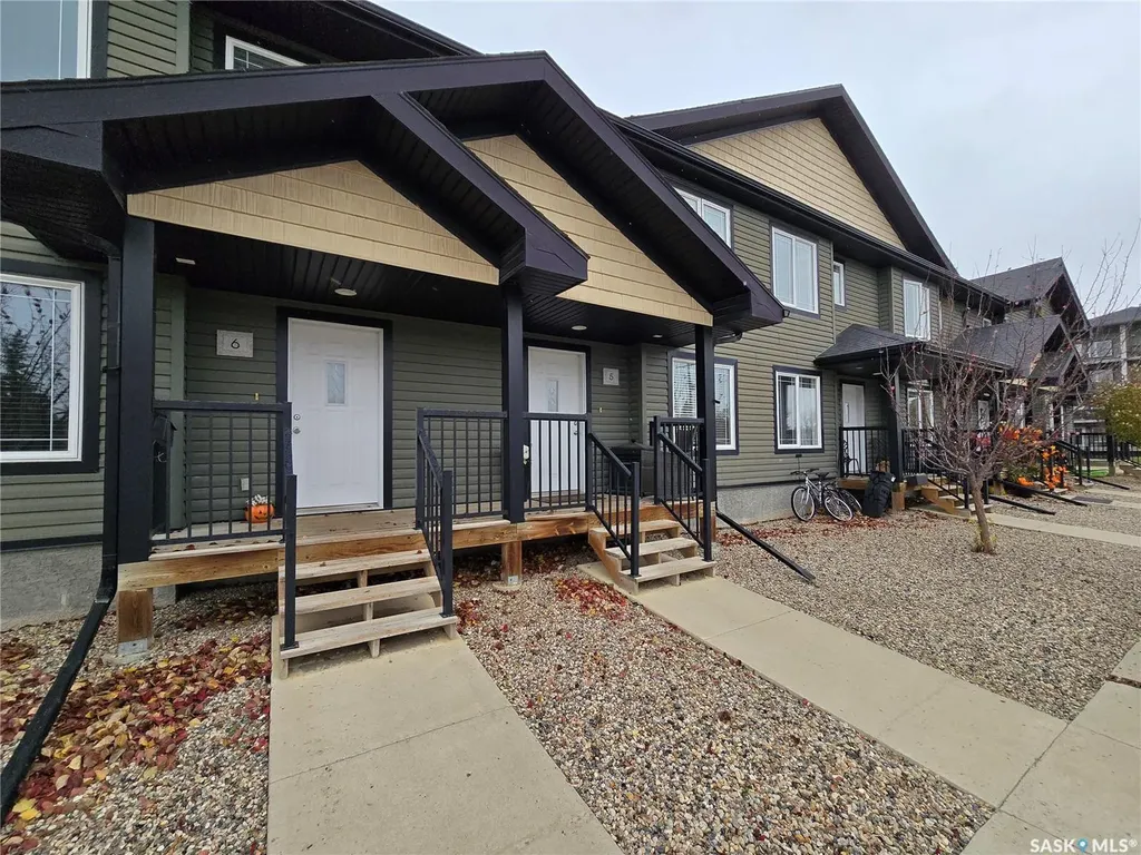 815 5th Street NE Weyburn SK S4H 2K9