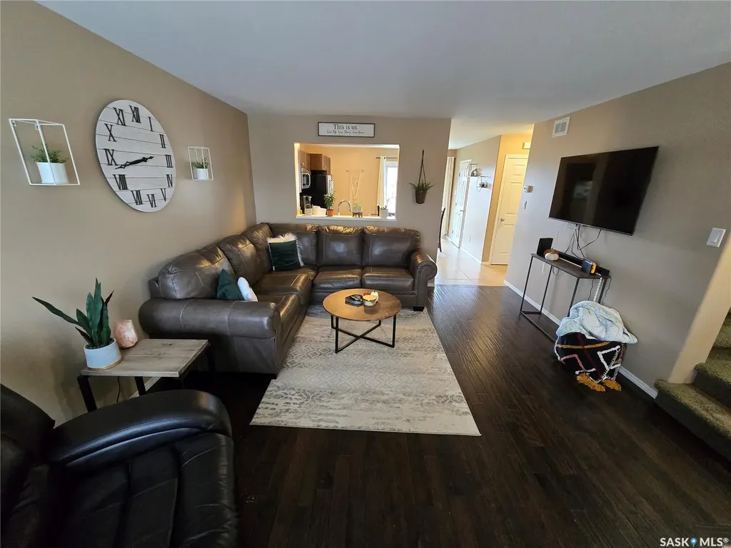 815 5th Street NE Weyburn SK S4H 2K9