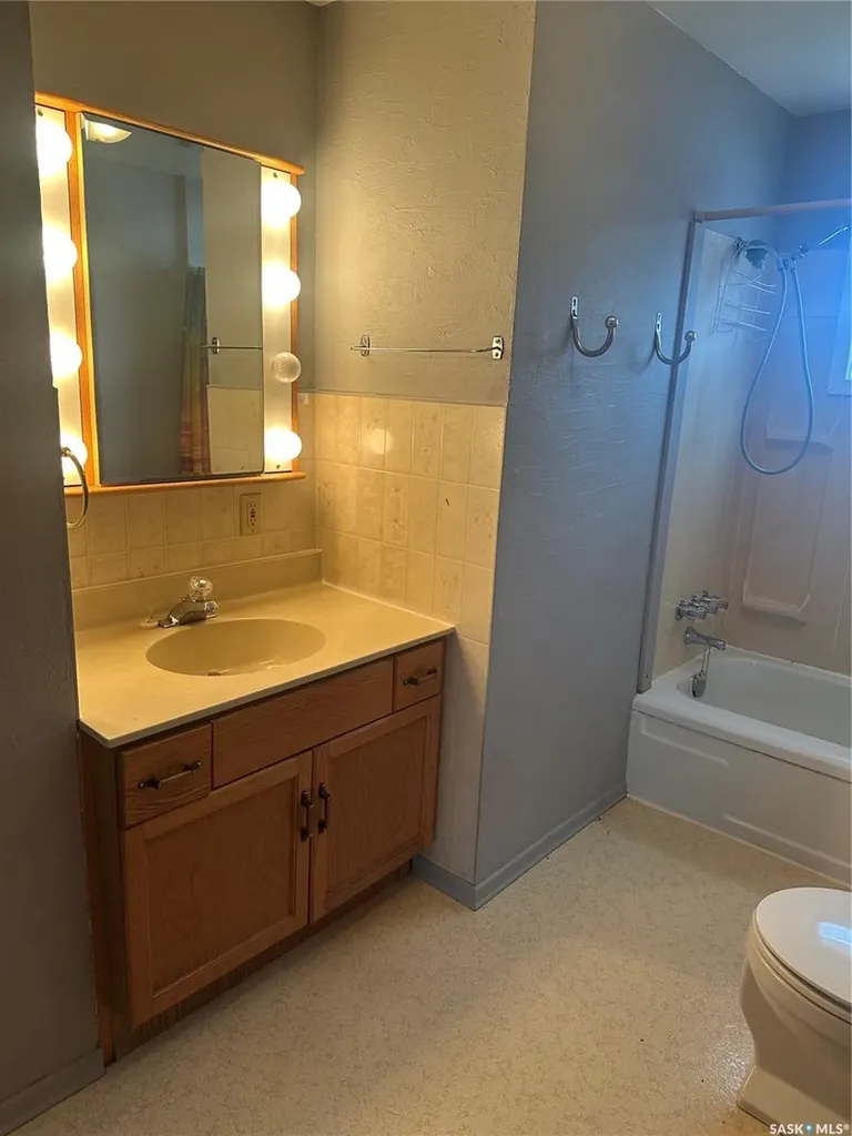 220 Avenue Road Kamsack SK S0A 1S0