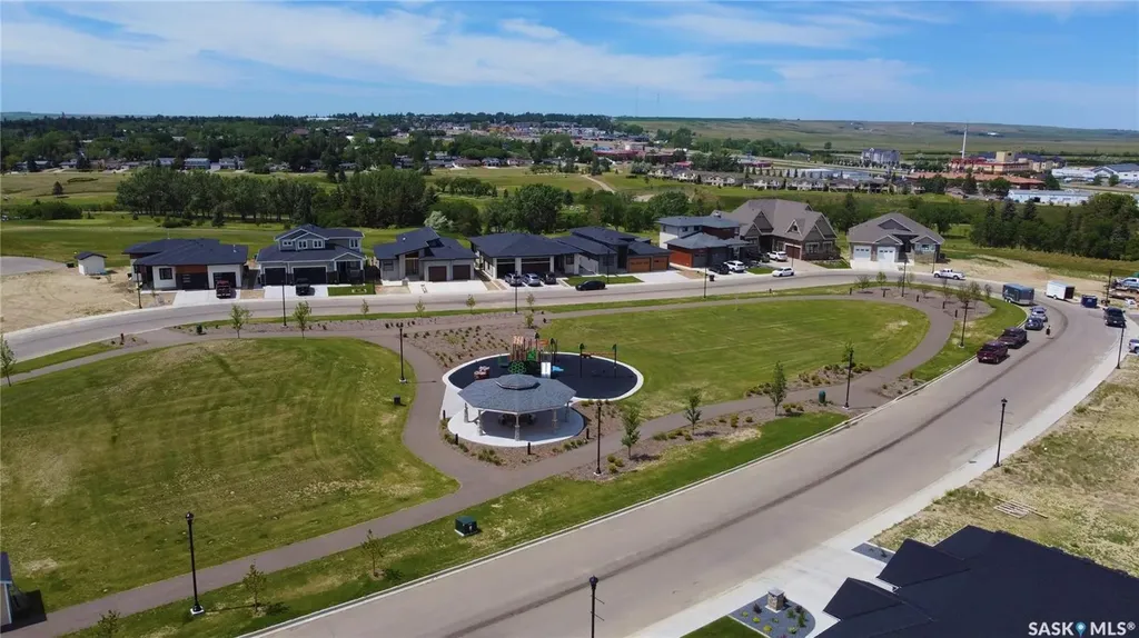 172 & 176 Cypress Point Swift Current SK S9H 5S8