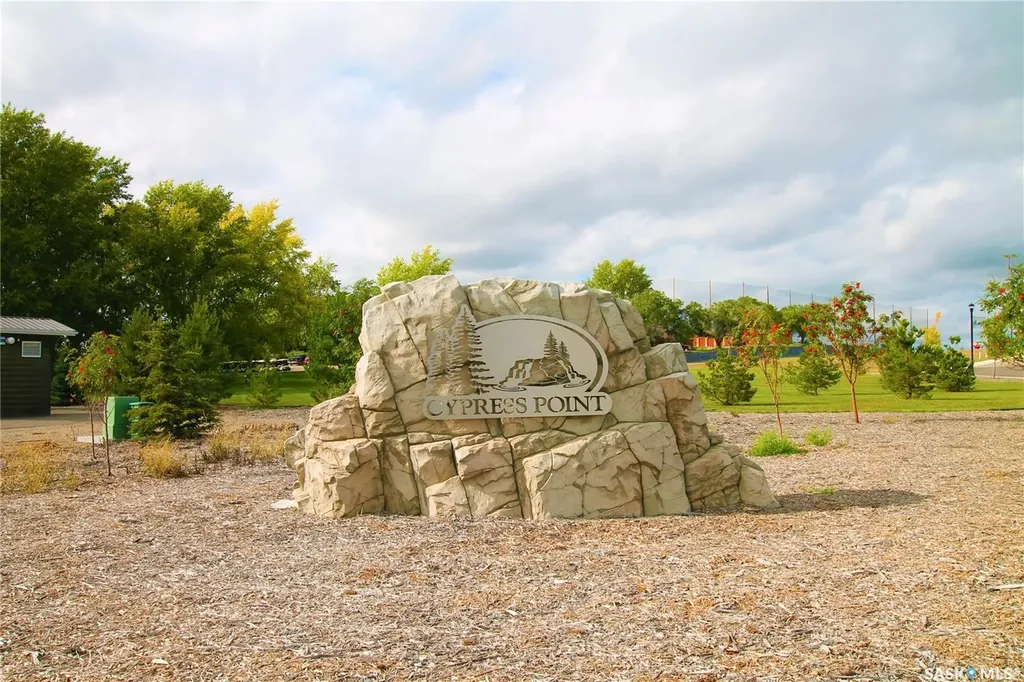 172 & 176 Cypress Point Swift Current SK S9H 5S8