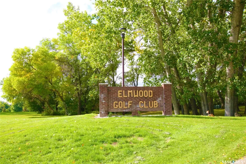 172 & 176 Cypress Point Swift Current SK S9H 5S8