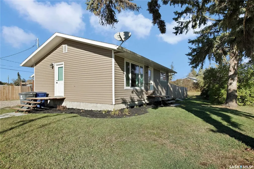 305 2nd Street Duck Lake SK S0K 1J0