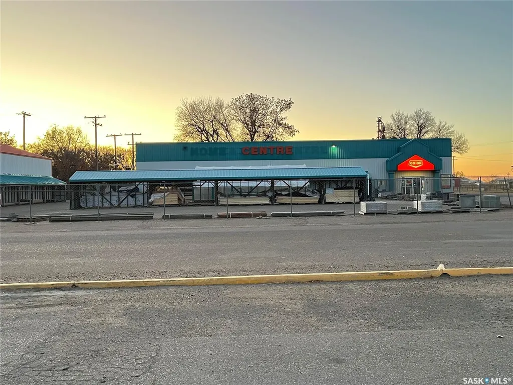 101 Sidney Street Maple Creek SK S0N 1N0