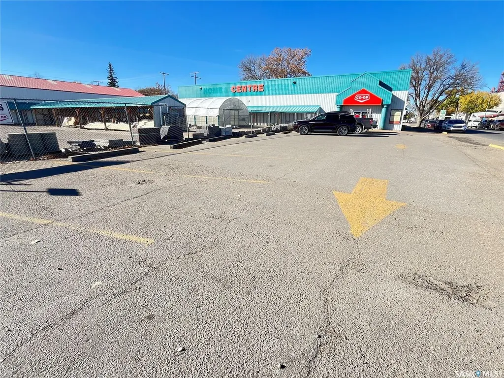 101 Sidney Street Maple Creek SK S0N 1N0