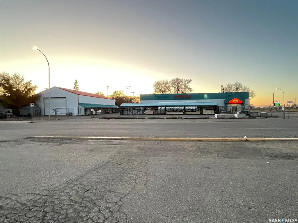 101 Sidney Street Maple Creek SK S0N 1N0