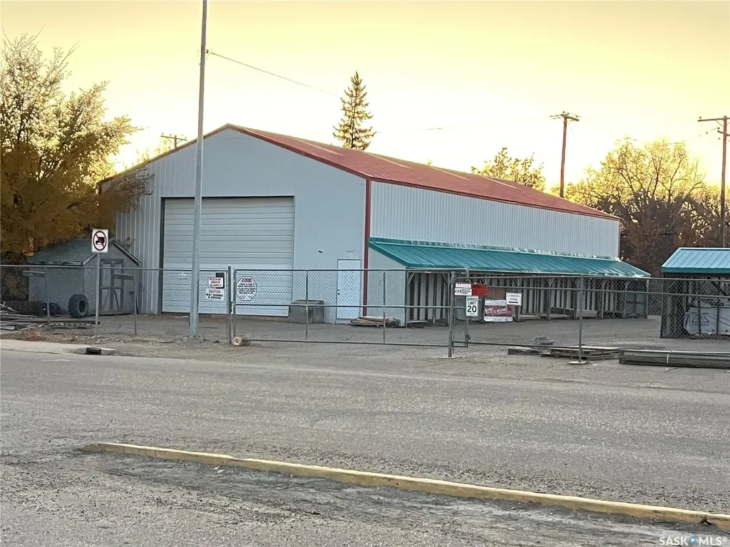 101 Sidney Street Maple Creek SK S0N 1N0