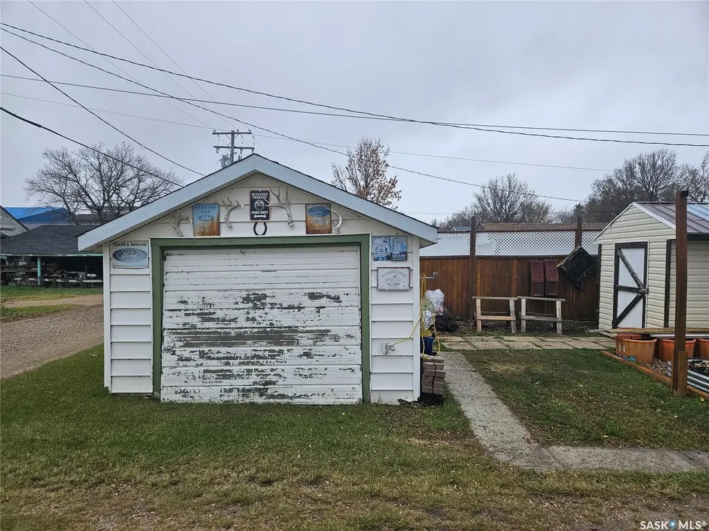 107 Carlyle Street Arcola SK S0C 0G0