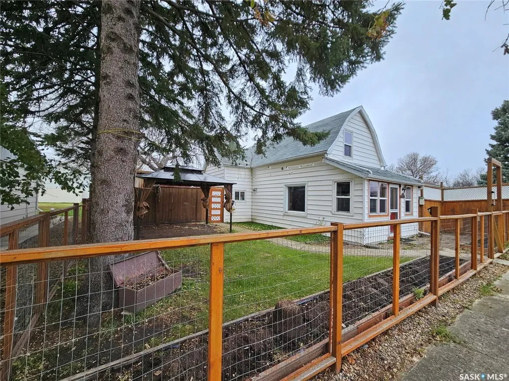 107 Carlyle Street Arcola SK S0C 0G0