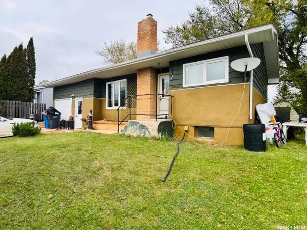 112 Fraser Avenue Oxbow SK S0C 2B0