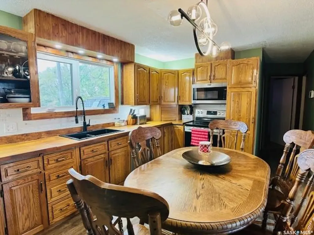 112 Fraser Avenue Oxbow SK S0C 2B0