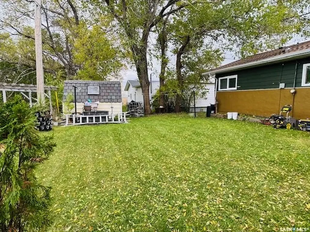 112 Fraser Avenue Oxbow SK S0C 2B0