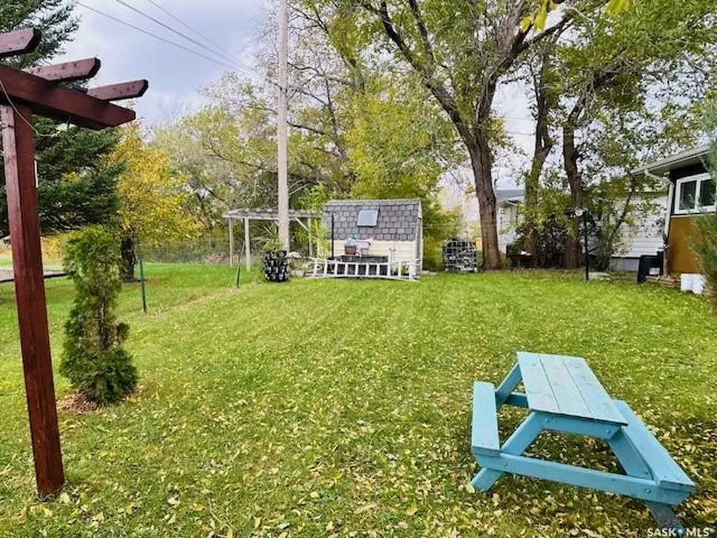112 Fraser Avenue Oxbow SK S0C 2B0