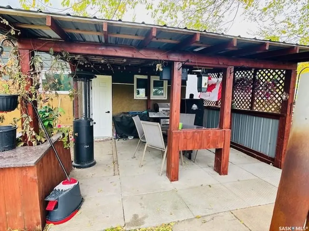 112 Fraser Avenue Oxbow SK S0C 2B0