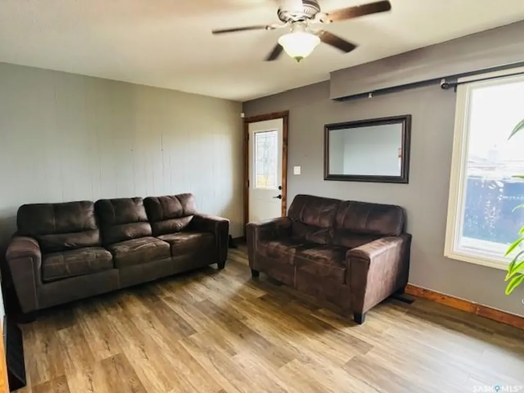 112 Fraser Avenue Oxbow SK S0C 2B0
